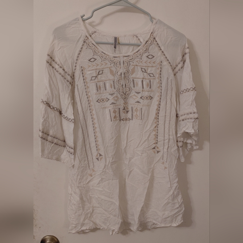 Monoreno Cream Embroidered Tunic
